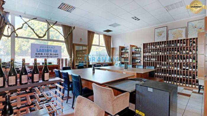 Reality Obchodný priestor 107 m² s veľkými výkladmi a vstupom z ulice Estónska