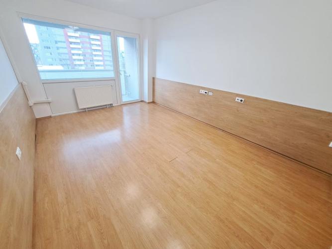 Reality Prenájom dvojkancelárie (50 m2) po rek., Seberiniho ul., Pošeň