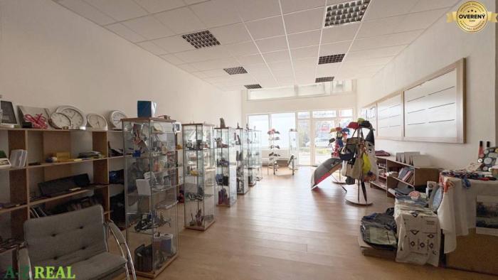Reality Prenájom obchodného priestoru 130 m2, Nové Mesto