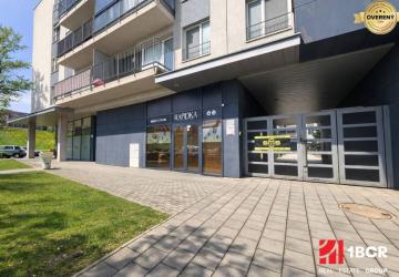 Reality PRIESTOR S POTENCIÁLOM PRE KAVIAREŇ, SHOWROOM - RUŽINOV, HRACHOVÁ