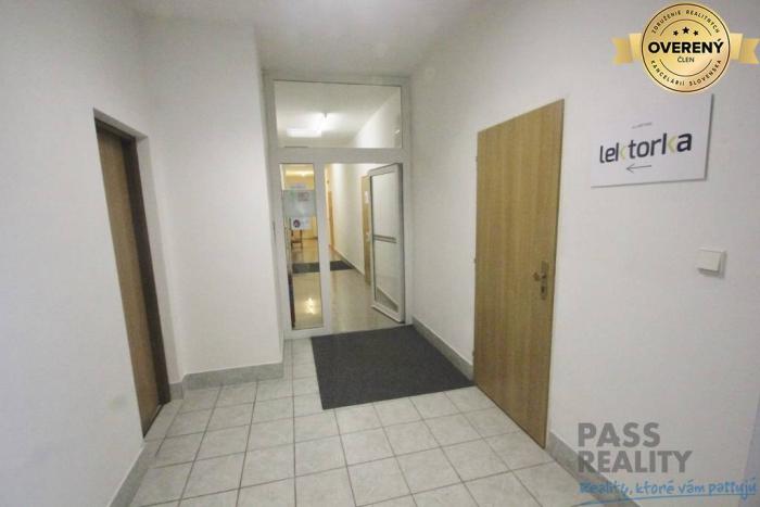 Reality PRENÁJOM kancelárie 22 m2  neďaleko centra mesta, Koceľova ulica