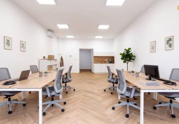 Reality RADO | Kancelárske priestory 65m2, Mierové námestie  | Trenčín