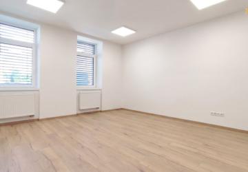 Reality RADO | Kancelársky priestor + parking, ul. Bratislavská | Trenčín