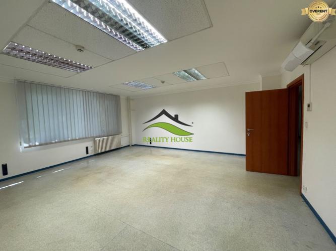 Reality Kancelária - priestor v centre mesta - na Námestí Slobody - 36m2