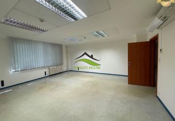 Reality Kancelária - priestor v centre mesta - na Námestí Slobody - 36m2