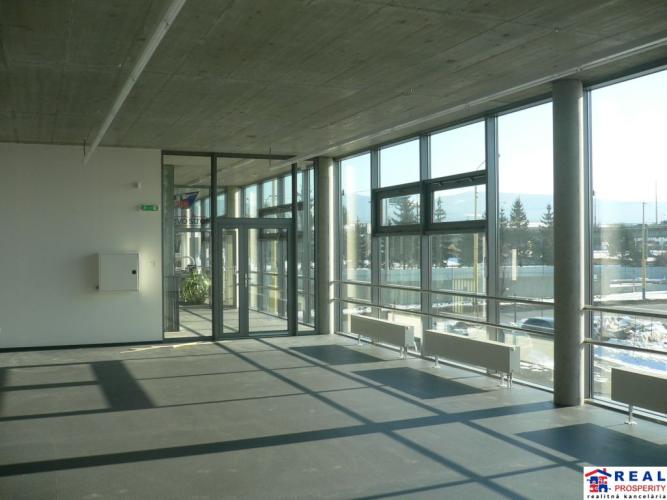 Reality STROJNÍCKA: 172,80 m2 - OBCHODNÉ priest.-VÝŤAH, KLIMATIZÁCIA, REKLAMA