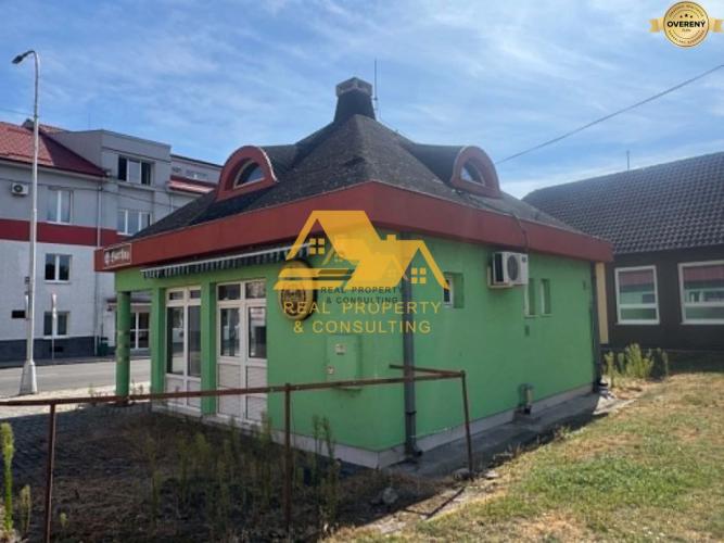Reality Predám budovu s obchodným duchom v centre Nových Zámkov