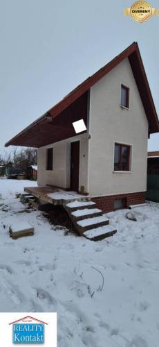 Reality Na predaj poschodová CHATA na ZÚGOVE v Nových Zámkoch s pozemkom 493m2