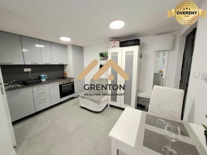 Reality Záhrada s Tiny House, Zlaté piesky, dobrá poloha a dostupnosť