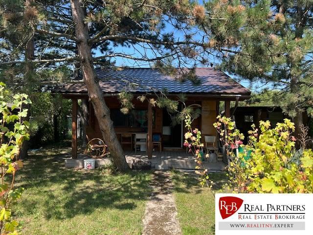 Reality REB.sk Predaj moderná chata v príjemnej lokalite Žabí majer