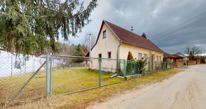 Reality Štýlový vidiecky 4izb. RD 170m2 vhodný aj na chalupárčenie, pozemok 979m2,  obec: Borský Peter