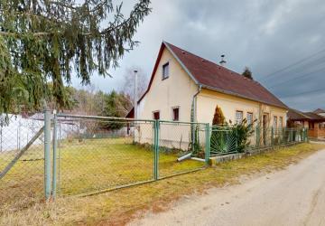 Reality Štýlový vidiecky 4izb. RD 170m2 vhodný aj na chalupárčenie, pozemok 979m2,  obec: Borský Peter