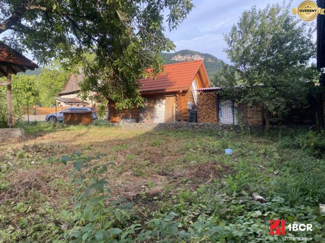 Reality RODINNÝ DOM/CHALUPA NA DOKONČENIE REKONŠTRUKCIE, POZEMOK, ZLIECHOV