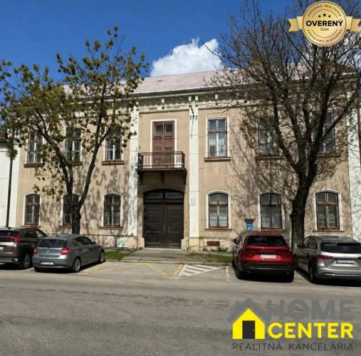 Reality NA PREDAJ HISTORICKÁ BUDOVA s pozemkom  v srdci Komárna