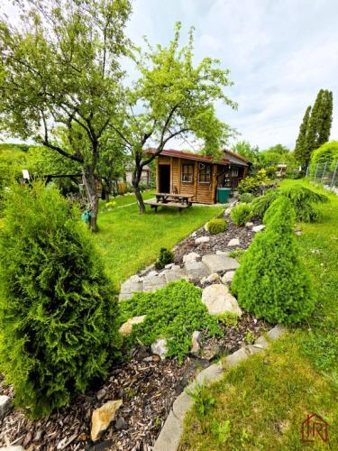 Reality Chata Košice – Terasa/KVP, 565 m² pozemok, altánok a záhrada