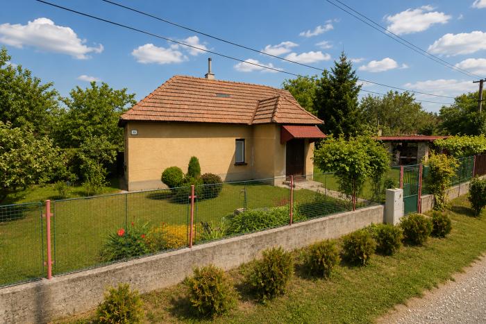 Reality Chalúpka pri jazere  | Ticho, pokoj, relax | 531 m² pozemok | Klížska Nemá