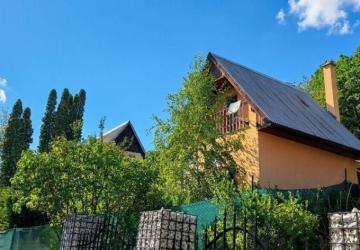 Reality Kompletne zariadená 3-podlažná chata v Medzeve – 5-ročná novostavba, k