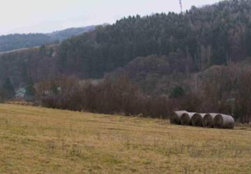 Reality Pozemok, k. úz. D. Lehota(v okolí Tále); a pozemok (v spoluvlast. pod. 1/40-ina k celk., príst. c.).