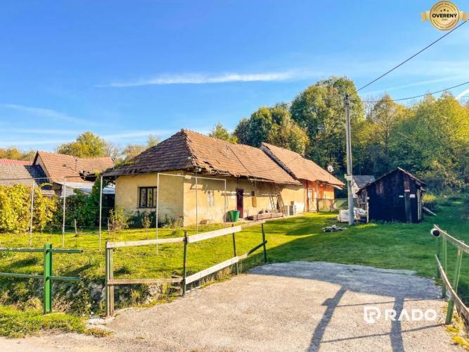 Reality RADO | Pozemok na výstavbu rodinného domu 391m2, Trenčianske Jastrabie