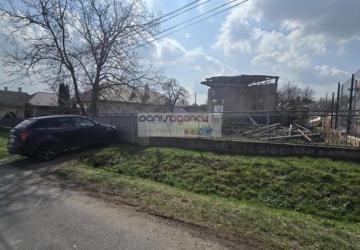 Reality Ponúkame exkluzívne na predaj pozemok v obci Dolný Pial na Ondrejovskej ceste o výmere 1933 m2