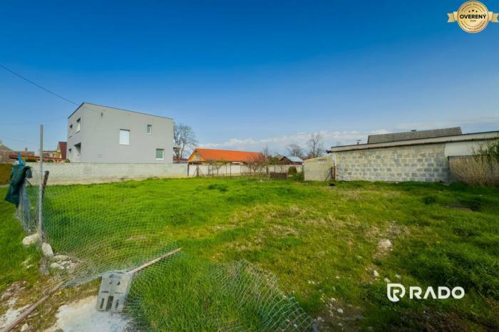 Reality RADO | Pozemok na výstavbu rodinného domu 352m2 | obec Potvorice