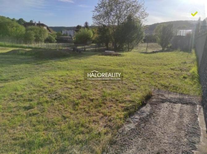 Reality REZERVOVANÉ - Predaj, pozemok pre rodinný dom   1405 m2 Prešov, Šidlovec - EXKLUZÍVNE HALO REAL