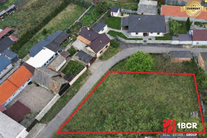 Reality STAVEBNÝ POZEMOK NA RODINNÝ DOM ALEBO DVOJDOM, GAJARY