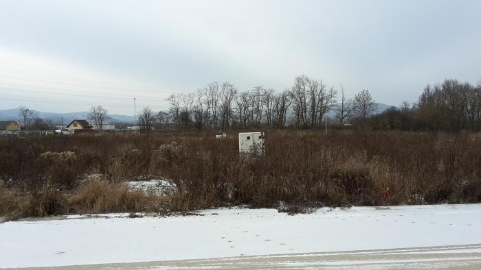 Reality Na predaj pozemok 1885m2 včítane stavebného povolenia na halu o výmere 485m2, kataster Pezinok.