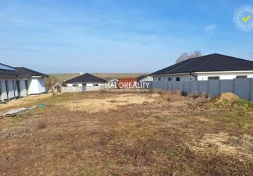 Reality Predaj, pozemok pre rodinný dom   885 m2 Horná Krupá - EXKLUZÍVNE HALO REALITY