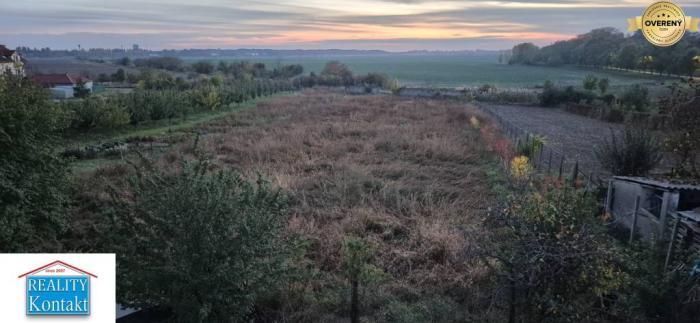 Reality Na predaj investičný pozemok vo Dvoroch nad Žitavou 2583 m2