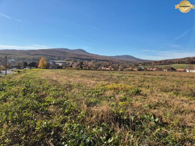 Reality Stavebný pozemok, Velčice, 981 m2, okr. Zlaté Moravce