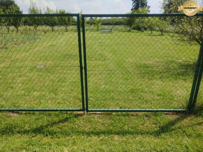 Reality LIPOVEC - Rekreačný pozemok záhrada 890m2 vhodné aj na mobilný dom