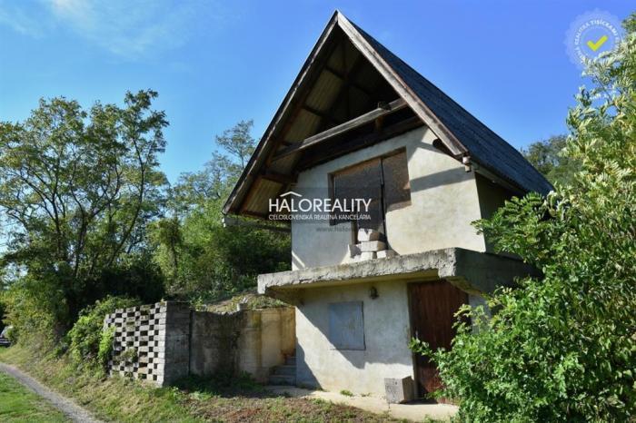 Reality REZERVOVANÉ - Predaj, rekreačný pozemok Hronský Beňadik, Psiare, s chatkou - EXKLUZÍVNE HALO R