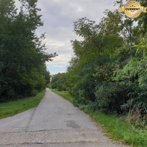 Reality Hľadáte pôdu, les alebo lúku v okrese Pezinok? Budmerice