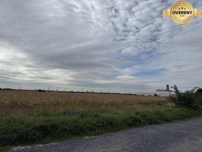 Reality Pozemok na investíciu, pri priemyslenej zóne, pri novom obchvate.