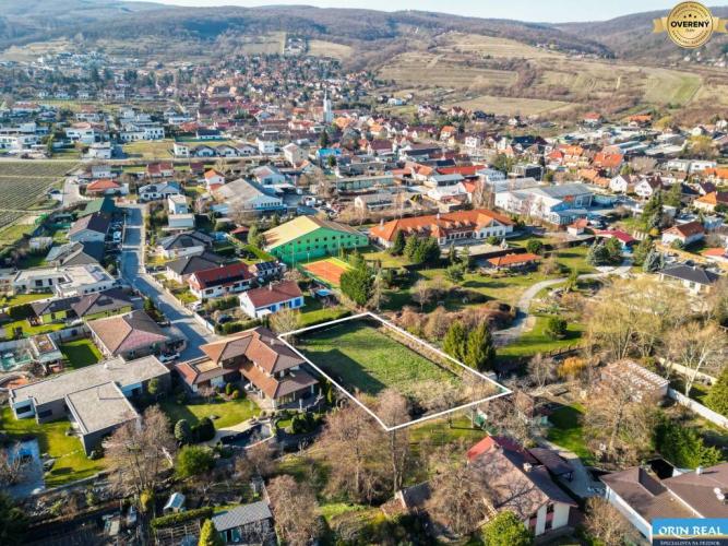 Reality SP V LIMBACHU - 1310 m2 - SO ST.POVOLENÍM A PROJEKTOM V CENE