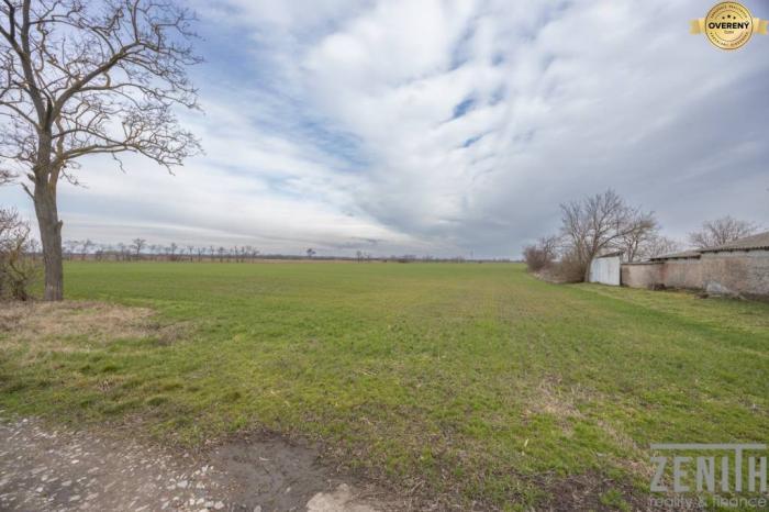 Reality Investičný slnečný pozemok v obci Jatov (okres Nové Zámky)