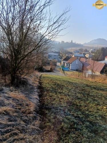 Reality Stavebný pozemok 1403m2 - SKLABIŇA -7 km od mesta Martin