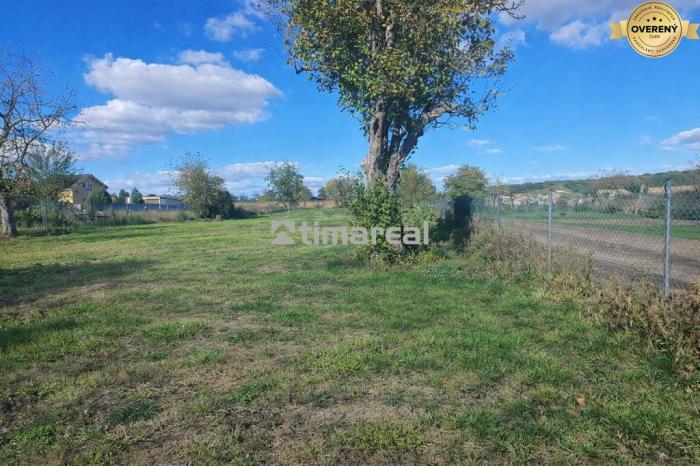 Reality Exkluzívny 23á pozemok na stavbu RD v centre obce Vlčkovce