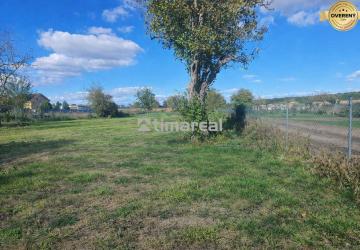 Reality Exkluzívny 23á pozemok na stavbu RD v centre obce Vlčkovce