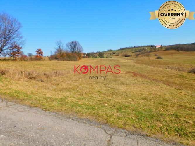 Reality POZEMOK V ROZPRÁVKOVEJ PRÍRODE, IDEÁLNY NA RELAX A ÚTEK Z REALITY