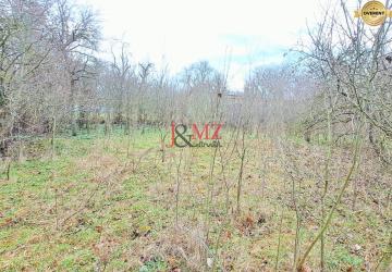 Reality Stavebný pozemok, intravilán 1.382 m2, šírka 24m, Levice (SM - 880)