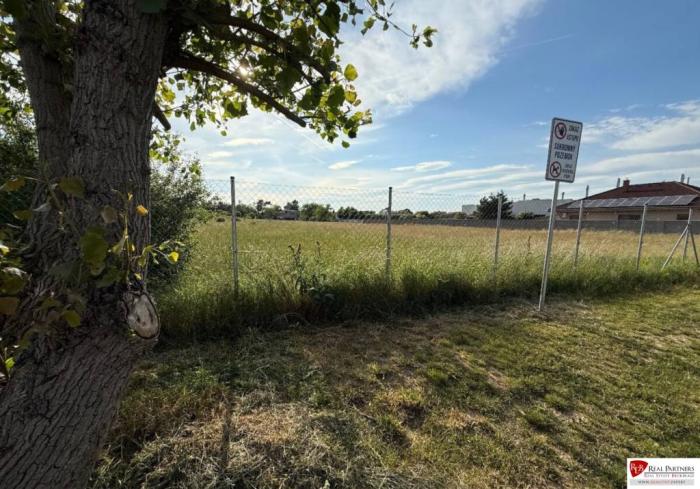 Reality REB.SK Predaj-pozemok vhodný na developerský projekt - Miloslavov (SC)