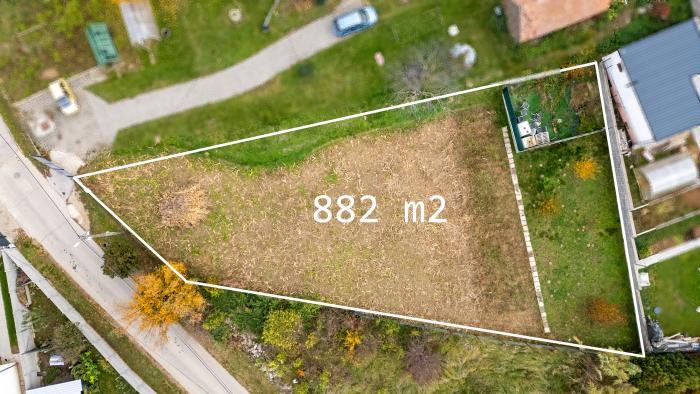 Reality PNORF - Stavebný pozemok s panoramatickým výhľadom – IBV Brehy, Kľačany