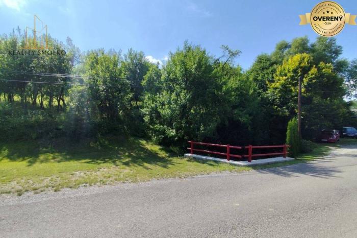 Reality Predám pozemok priamo v obci Hanigovce, okr. Sabinov.