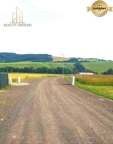 Reality POZEMOK na výstavbu RD 1013 m², HANKOVCE