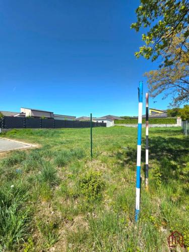 Reality POSLEDNÝ voľný pozemok na Šalviovej: Malá Ida - Panský les, 587m2, IS