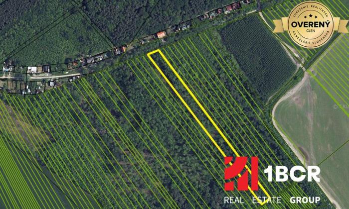Reality 1.BCR | ORNÁ PÔDA, ŠIROKÝ POZEMOK, STUPAVA - MÁST