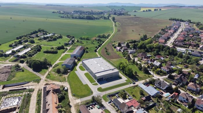 Reality PNORF - Pozemok pre výrobu, sklady a logistiku – 7932 m², Petrova Ves