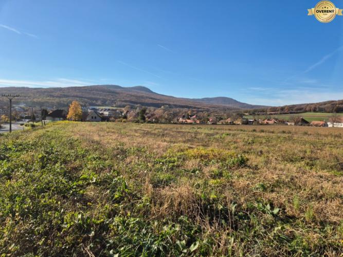 Reality Stavebný pozemok, Velčice, 981 m2, okr. Zlaté Moravce